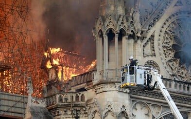 Češi za den a půl přispěli 154 tisíc korun na rekonstrukci Notre-Dame Češi za den a půl přispěli 154 tisíc korun na rekonstrukci Notre-Dame