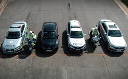 Česká policie změřila sílu svého vozového parku. Které policejní auto je nejrychlejší?