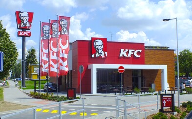 České KFC zavede veganské varianty, samoobslužné kiosky i aplikaci na objednávání. Hodlá předběhnout McDonald's České KFC zavede veganské varianty, samoobslužné kiosky i aplikaci na objednávání. Hodlá předběhnout McDonald's