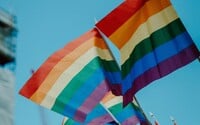 České právo dostatečně nechrání LGBTQ+ lidi, míní odborníci. Násilí vůči nim není posuzováno jako předsudek