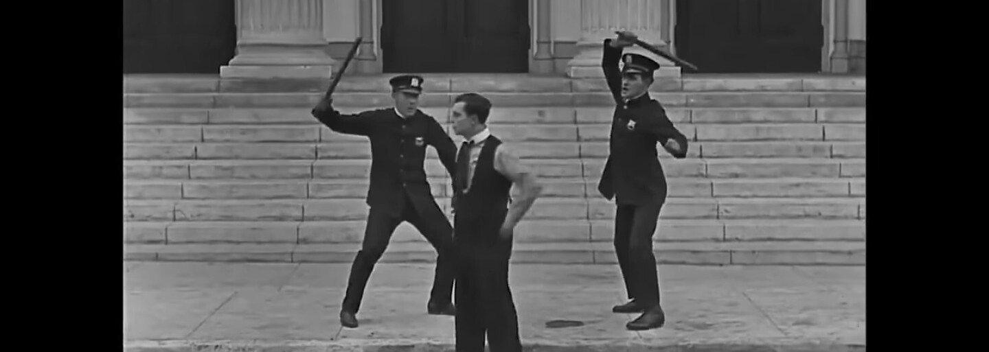 Českej rap je dead, i když MCs je pět set, říká James Cole v novém singlu. Připravované album má vrátit české scéně její tep