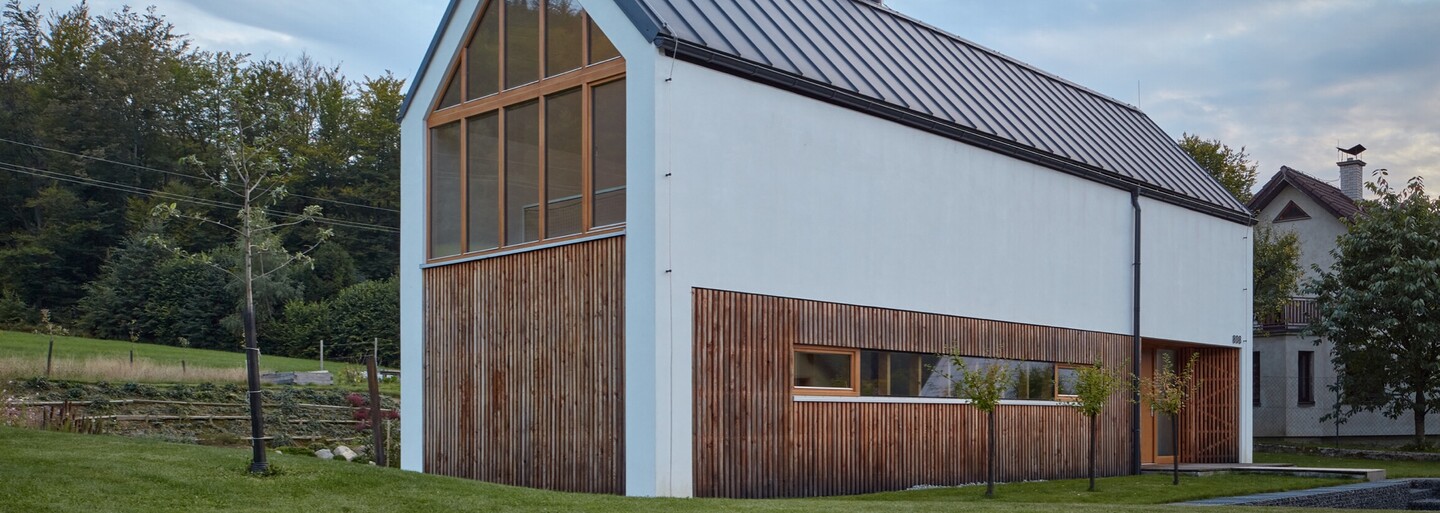 Českí architekti navrhli bývanie v škandinávskom štýle, ktorému dominujú sofistikované riešenia a drevo