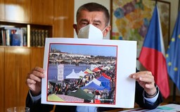 Česko čekají další přísnější restrikce. Pokud se nestane zázrak, přitvrdíme, říká Babiš