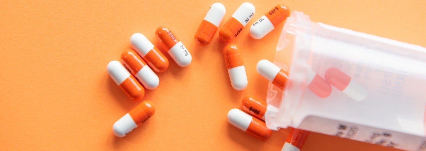 Česko dál bojuje s nedostatkem léků. Chybí antibiotika i volně dostupné léky na kašel a horečku