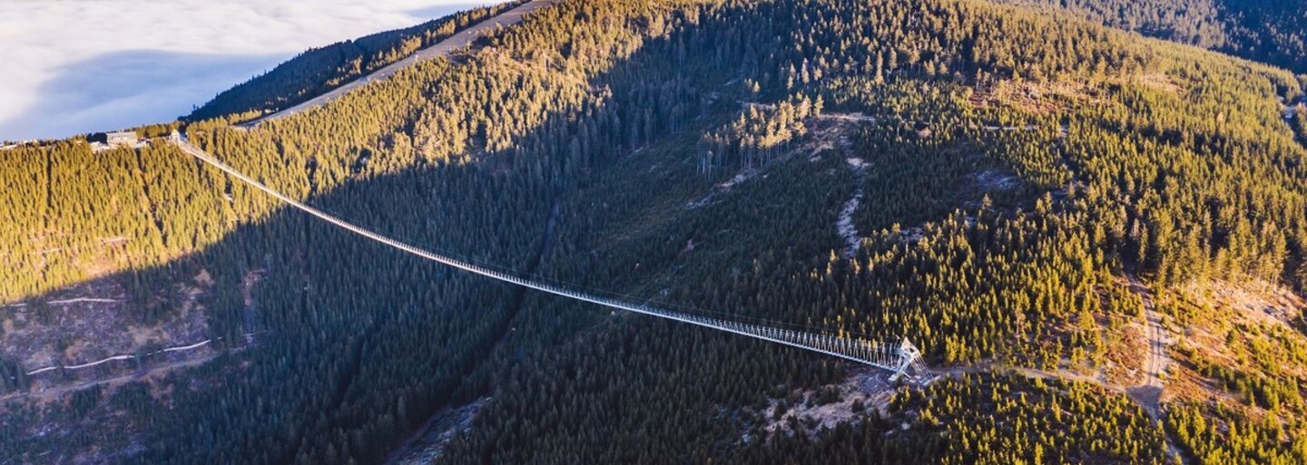 Česko má nejdelší visutý most pro pěší na světě. Veřejnosti se otevře příští týden