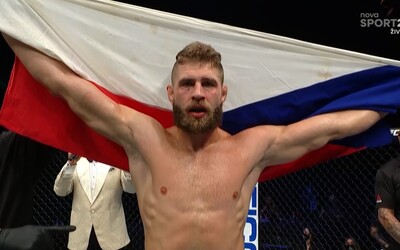 Český borec Jiří Procházka vyhral na UFC ostrove po nádhernom KO v druhom kole!