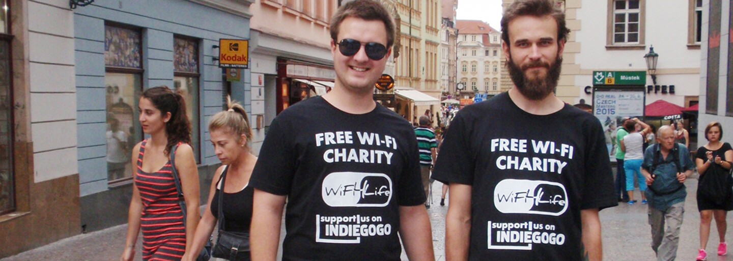 Český charitativní startup plánuje udělat z bezdomovců WiFi hotspoty. Má šanci na úspěch?
