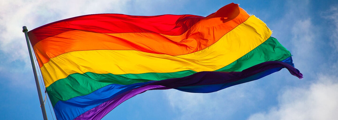 Český gay pár poprvé v Česku adoptuje dítě. Pro své mimino již mají Petr a Jan připravený pokojíček
