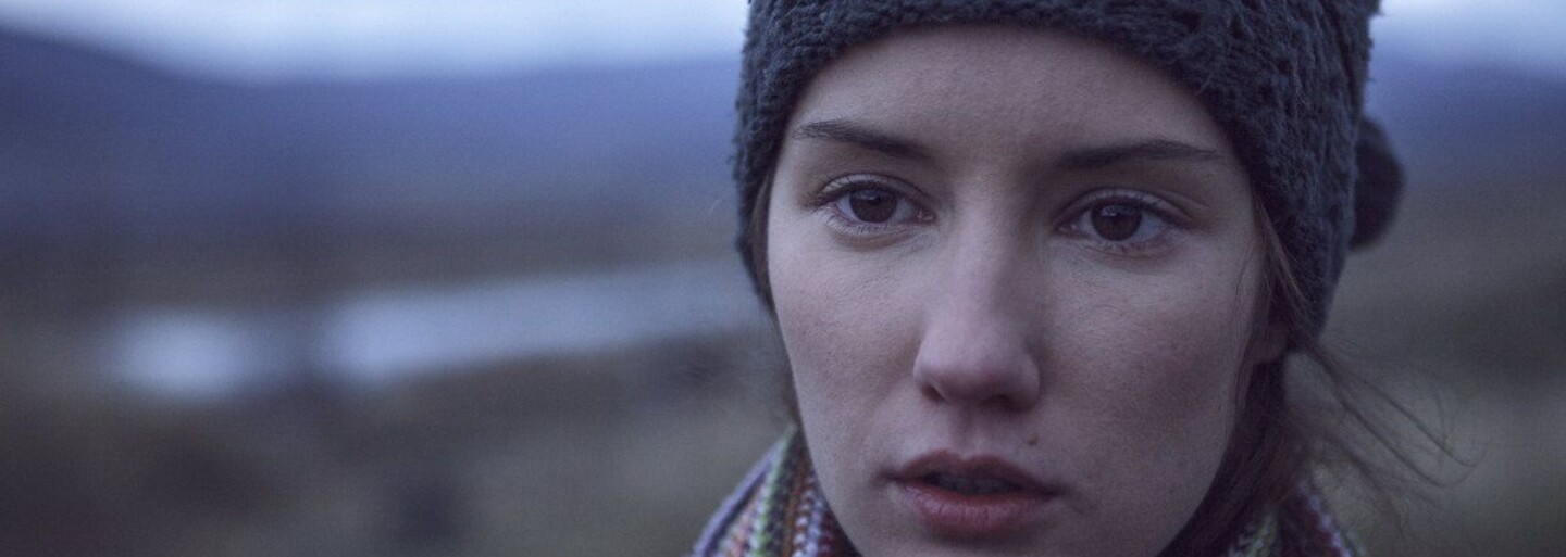 Český mini seriál od HBO Pustatina odhaľuje svoje temné ponatie v debutových záberoch