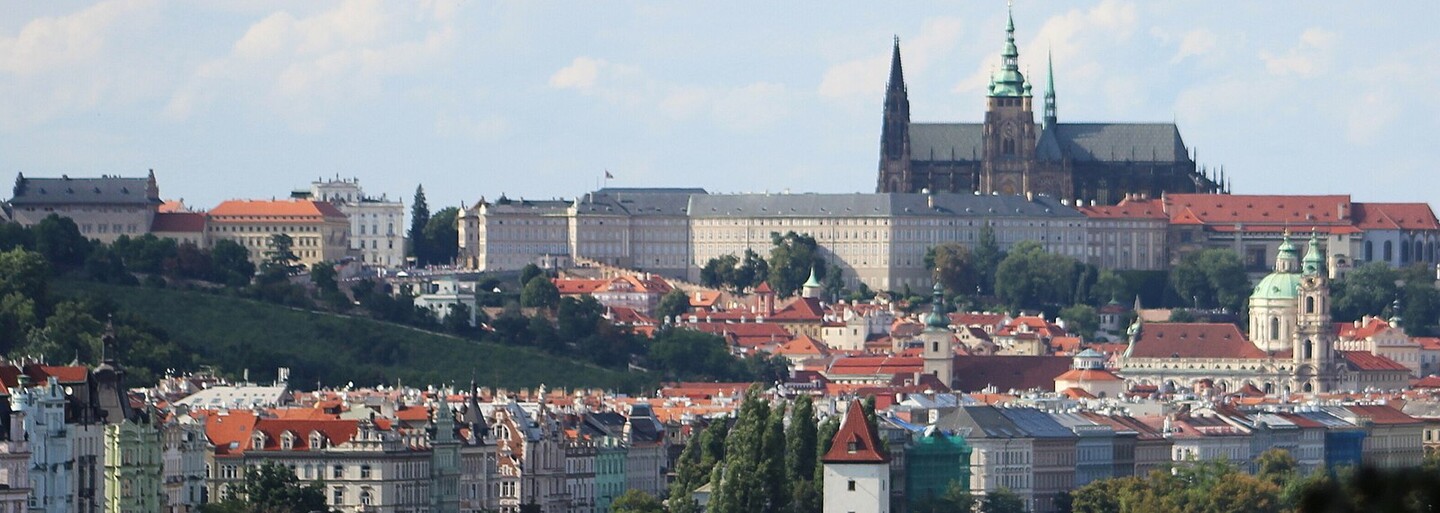Český prezident se stěhuje z Hrzánského paláce na Pražský hrad. Čekal, až skončí kontroly možných odposlechů