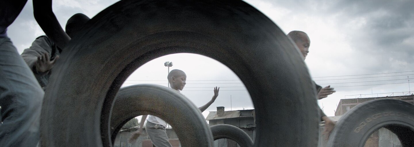 Čeští filmaři se vydali do Kibery zbořit zažité představy o africkém slumu. Ustáli násilí spojené s volbami?