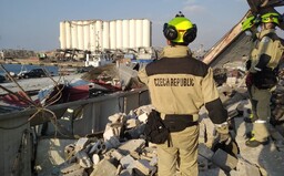 Čeští hasiči pracují v troskách bejrútského přístavu. Pohybují se do 500 metrů o epicentra výbuchu