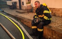 Čeští politici reagují na požár v Hřensku. Bartoš píše o změně klimatu, Jurečka, že by hořelo i bez kůrovce