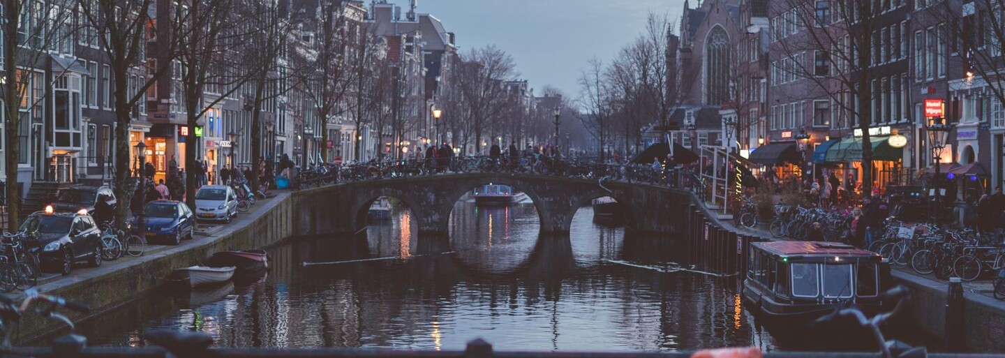 Cestujúci z Južnej Afriky do Amsterdamu sú v karanténe. Mohli si priniesť omikron