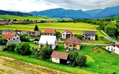 Cez sviatky musíme zatvárať obchody, v dedine Bobrovec zakázali v nedeľu akékoľvek veľké práce. Posledný deň týždňa venujú tichu a oddychu Cez sviatky musíme zatvárať obchody, v dedine Bobrovec zakázali v nedeľu akékoľvek veľké práce. Posledný deň týždňa venujú tichu a oddychu