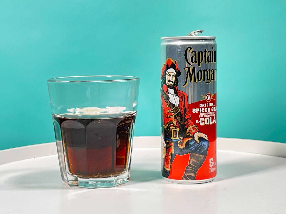 Captain Morgan & Cola.