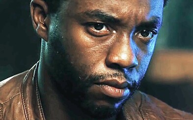 Chadwick Boseman sa v drsnom akčnom thrilleri Message from the King prichádza pomstiť za vraždu svojej sestry Chadwick Boseman sa v drsnom akčnom thrilleri Message from the King prichádza pomstiť za vraždu svojej sestry