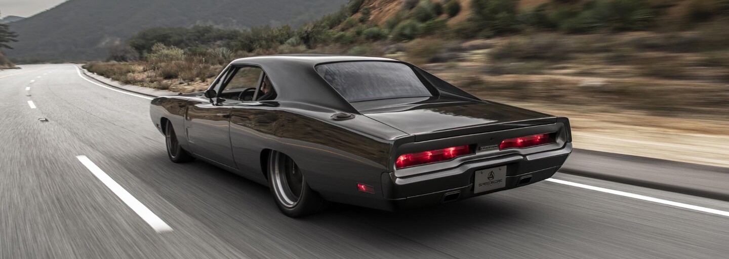 Charger z roku 1970 od SpeedKore má přes 1 000 koní a karbonovou karoserii