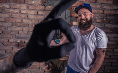 Charitatívna tetovacia akcia Zkruhu už deviaty rok pomáha tým, ktorí to potrebujú najviac. Prispieť môže každý Charitatívna tetovacia akcia Zkruhu už deviaty rok pomáha tým, ktorí to potrebujú najviac. Prispieť môže každý