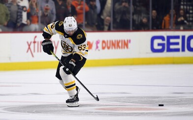 Chárov Boston v NHL kuriózne prehral nájazdy, útočník netrafil puk už v stredovom kruhu Chárov Boston v NHL kuriózne prehral nájazdy, útočník netrafil puk už v stredovom kruhu