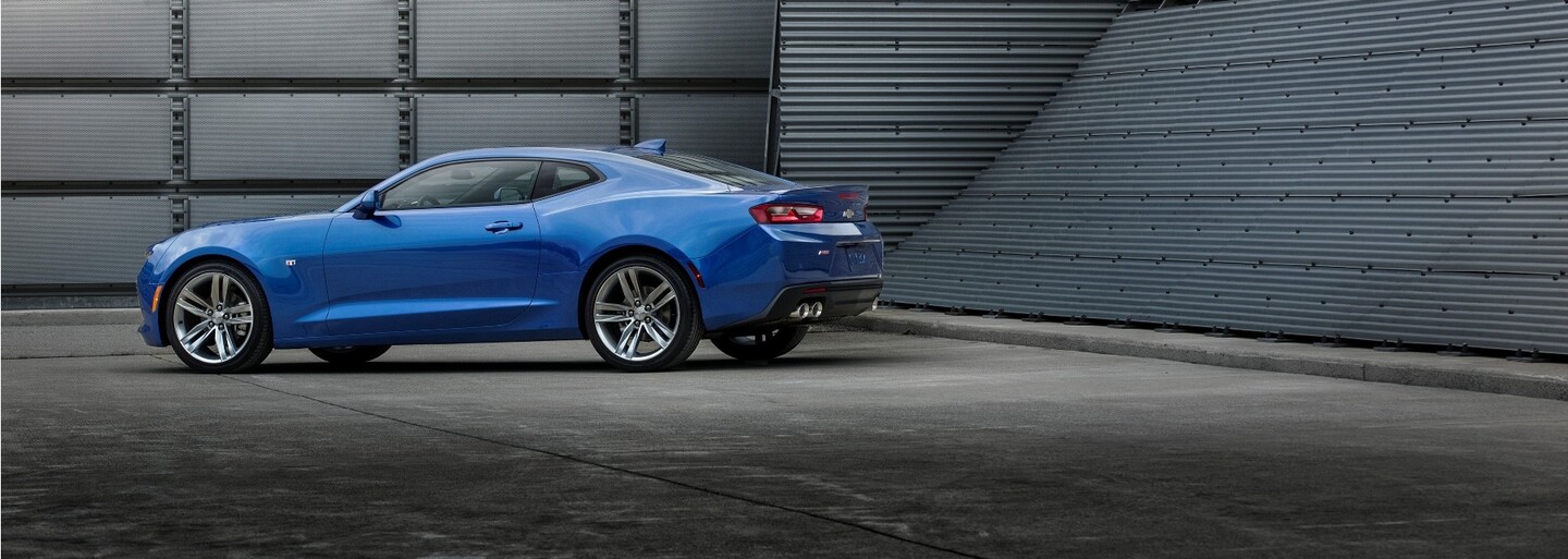Chevy s novým Camarem přiostřuje. Agresivní design, kvalitní interiér a pověstná 6,2litrová V8čka!