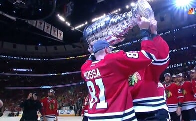 Chicago Blackhawks sa na čele s Mariánom Hossom teší zo zisku ďalšieho Stanley Cupu Chicago Blackhawks sa na čele s Mariánom Hossom teší zo zisku ďalšieho Stanley Cupu