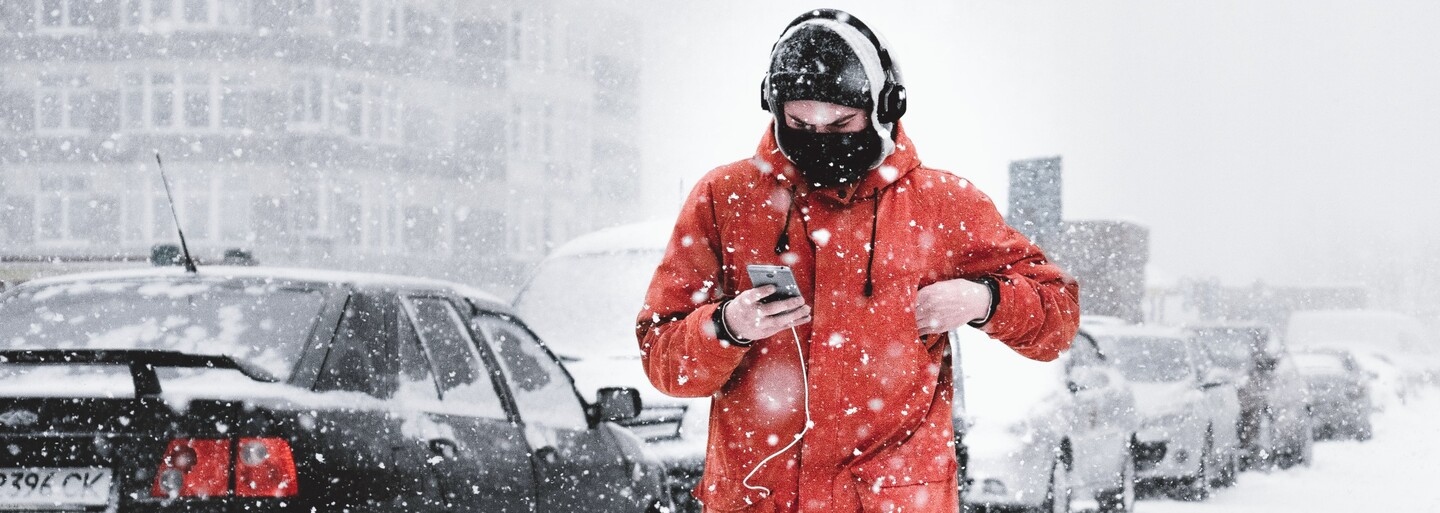ČHMÚ: Do Česka za pár dní přijde první sníh. Dej si však pozor na nebezpečné meteorologické jevy, které se zimou přichází