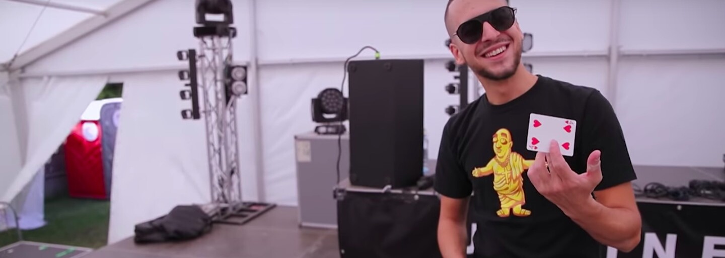 Choď do p*če. Strapova veľavravná reakcia opäť dokazuje schopnosti mladého iluzionistu