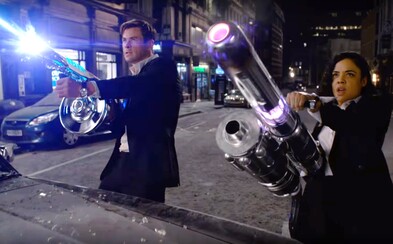 Chris Hemsworth a Tessa Thompson bojují proti mimozemšťanům. Nová verze Mužů v černém přichází s prvními záběry! Chris Hemsworth a Tessa Thompson bojují proti mimozemšťanům. Nová verze Mužů v černém přichází s prvními záběry!