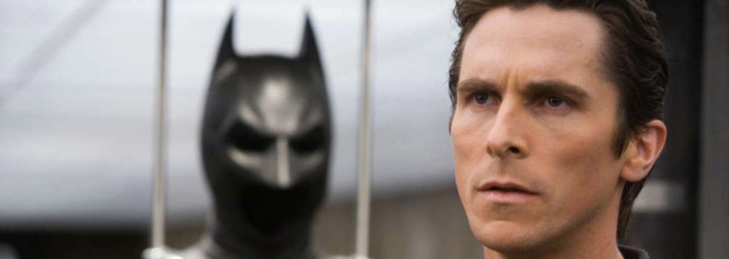 Christian Bale podnikol ďalšiu extrémnu premenu. Z Dicka Cheneyho sa za pár týždňov stal automobilový mechanik
