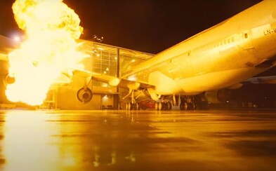 Christopher Nolan nechal pro film vybuchnout skutečný Boeing 747. Tenet se snaží natočit s minimem počítačových triků Christopher Nolan nechal pro film vybuchnout skutečný Boeing 747. Tenet se snaží natočit s minimem počítačových triků