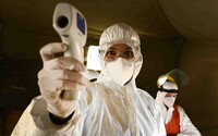 Čína tretí deň v rade nemá nové potvrdené prípady koronavírusu z vnútra krajiny