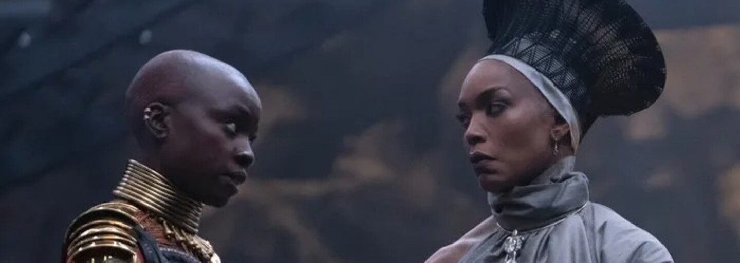 Čína zřejmě zakáže dva superhrdinské filmy. Black Panthera kvůli queer postávám, Black Adama kvůli fotce herce s dalajlámou