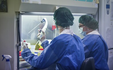 Číňania testujú liek, ktorý dokáže vyliečiť ľudí s koronavírusom a zdravým poskytnúť imunitu. Vraj môže ukončiť celú pandémiu Číňania testujú liek, ktorý dokáže vyliečiť ľudí s koronavírusom a zdravým poskytnúť imunitu. Vraj môže ukončiť celú pandémiu