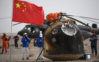 Čínští kosmonauti se vrátili po šesti měsících z vesmíru