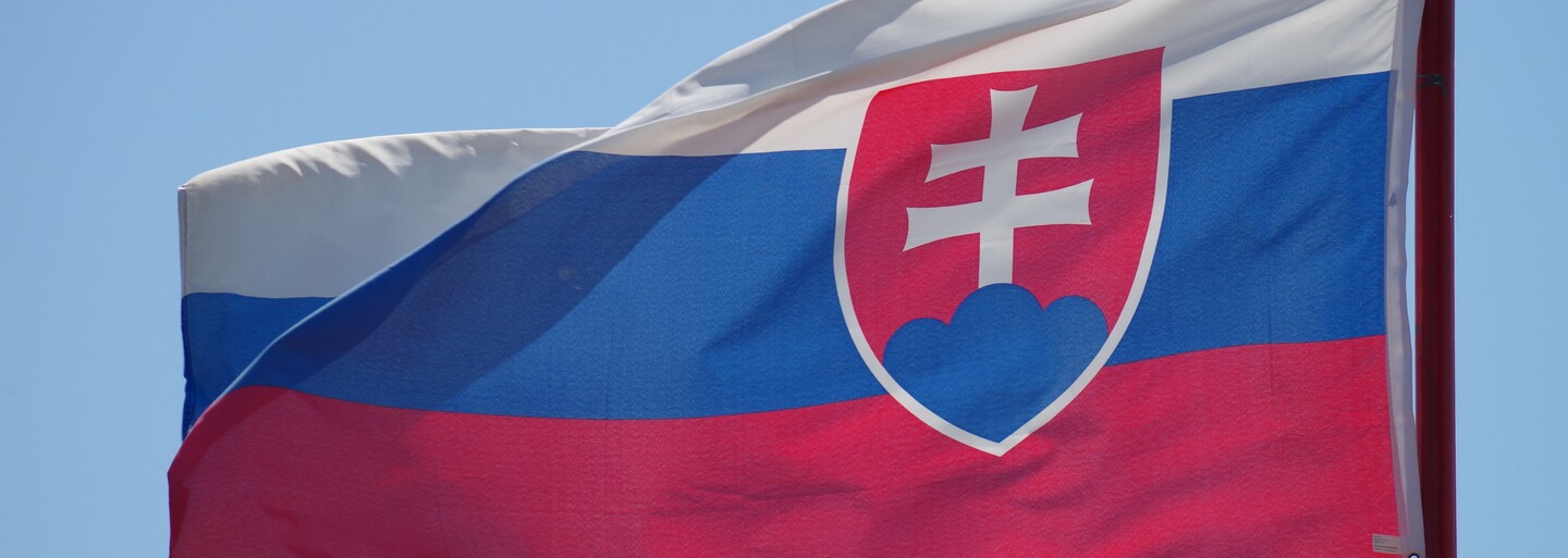 Cítime sa ako Európania, chceme demokraciu, no nesúhlasíme s imigrantmi ani s právami LGBTI. Ako vidia svet mladí Slováci?