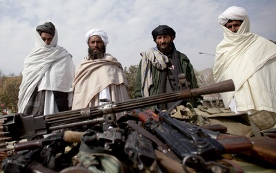 Členové Tálibánu se mezi sebou porvali přímo v prezidentském paláci v Kábulu, píše BBC