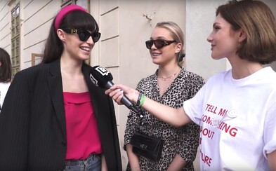 Čo máš na sebe a koľko to stálo? Známych osobností sme sa na pražskom Fashion Weeku pýtali na cenu drahých kúskov oblečenia Čo máš na sebe a koľko to stálo? Známych osobností sme sa na pražskom Fashion Weeku pýtali na cenu drahých kúskov oblečenia