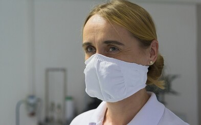 Čo robiť s použitými rúškami? Úrady odkazujú, že patria do bežného odpadu Čo robiť s použitými rúškami? Úrady odkazujú, že patria do bežného odpadu