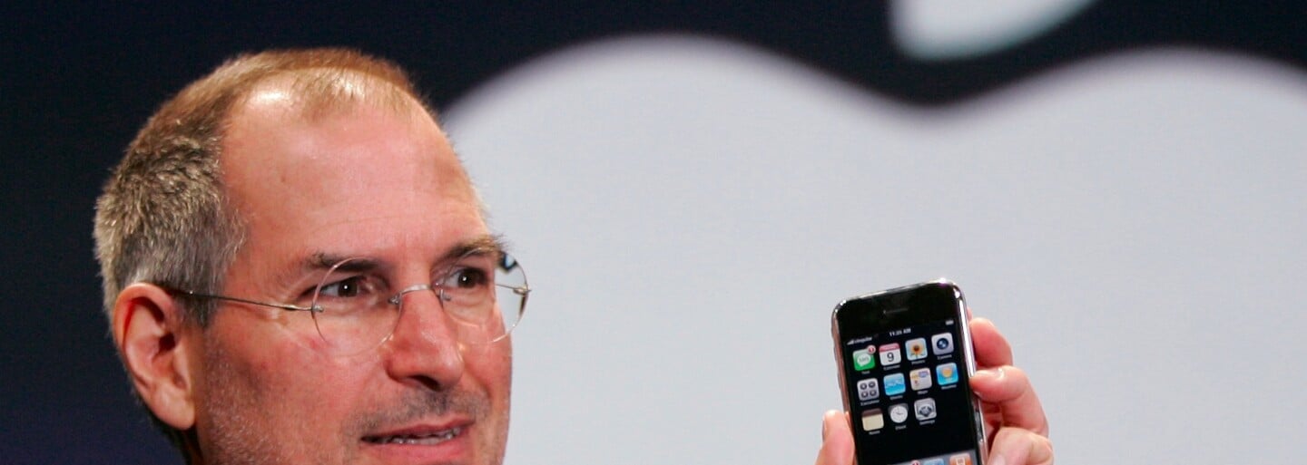 Co se povídalo o prvním iPhonu před jeho samotným představením a proč je na každém čas 9:41?