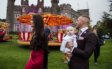Conor McGregor na krste svojho syna nešetril. Investoval do ohňostrojov, zámku aj kolotočov, aby sa jeho potomok cítil ako v raji Conor McGregor na krste svojho syna nešetril. Investoval do ohňostrojov, zámku aj kolotočov, aby sa jeho potomok cítil ako v raji