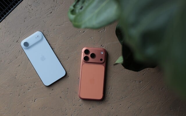 Strávili jsme dva týdny s iPhonem 17 Air a iPhonem 17 Pro. Je to revoluce, nebo předražené jablko za 30 tisíc?