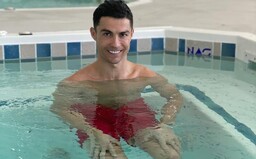Cristiano Ronaldo je najlepšie zarábajúcim influencerom na planéte v roku 2019. Koľko desiatok miliónov zarobil?