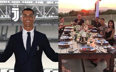 Cristiano Ronaldo nechal spropitné 20 tisíc eur zaměstnancům v řeckém hotelu. Před odjezdem do Itálie nešetřil Cristiano Ronaldo nechal spropitné 20 tisíc eur zaměstnancům v řeckém hotelu. Před odjezdem do Itálie nešetřil