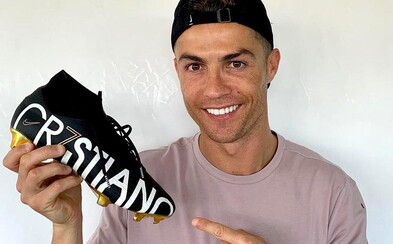 Cristiano Ronaldo údajně vydělá více peněz jako influencer na Instagramu ve srovnání s příjmy z Juventusu Cristiano Ronaldo údajně vydělá více peněz jako influencer na Instagramu ve srovnání s příjmy z Juventusu