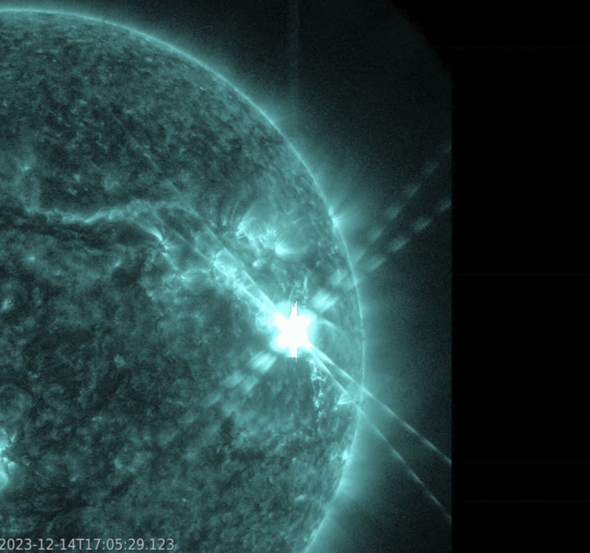 Na snímke je najsilnejšia slnečná erupcia od roku 2017, ktorú zachytila NASA.