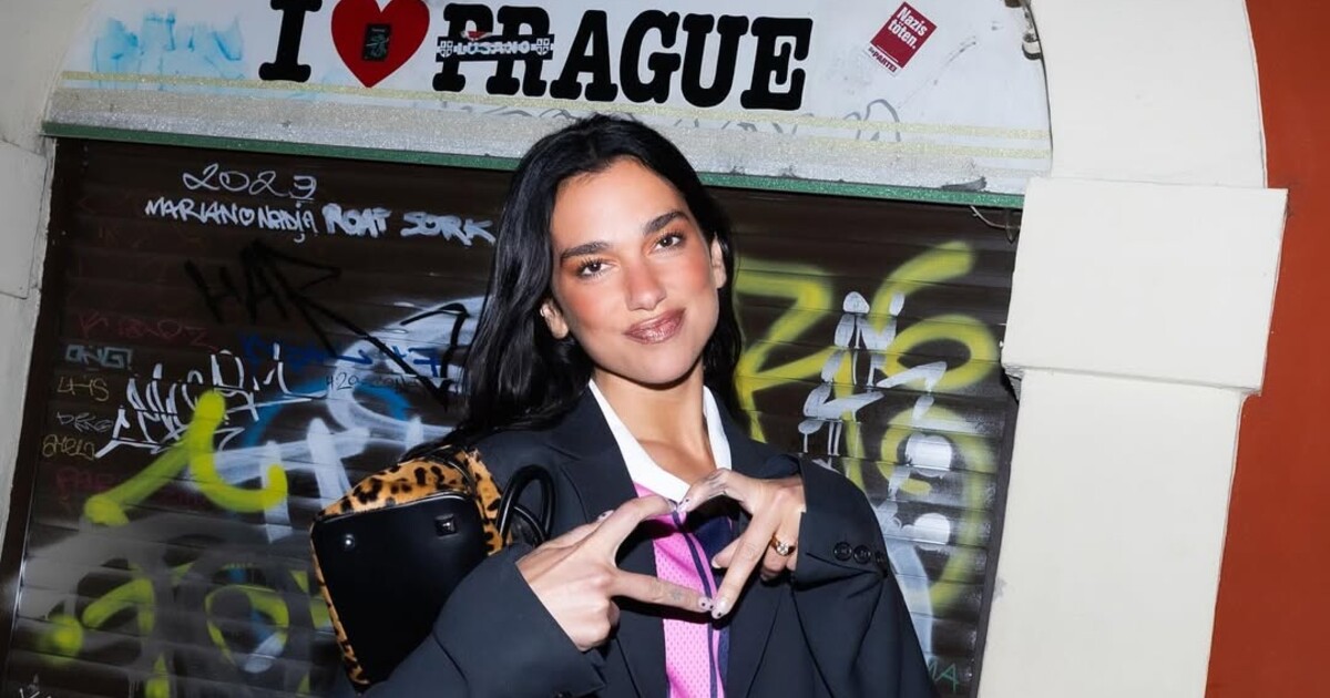 Dua Lipa zveřejnila fotografie z Prahy. Ewě Farné věnovala emotivní vzkaz