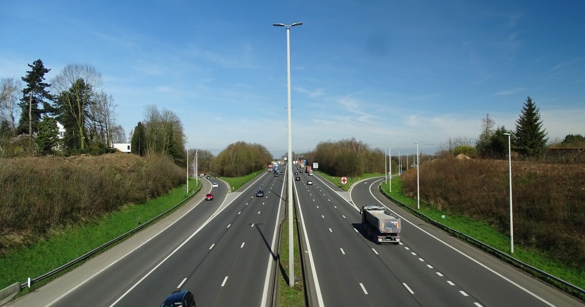 D1 pred Bratislavou bude čoskoro čiastočne uzavretá. Motoristi môžu využiť alternatívne trasy