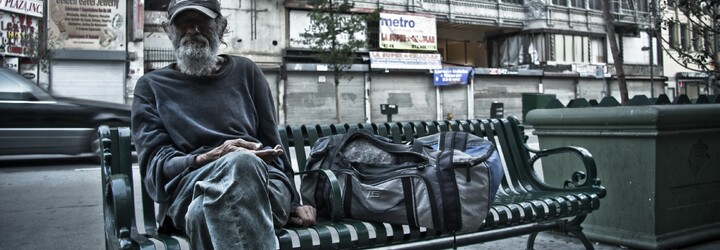 V Česku je téměř 70 tisíc lidí bez domova. Nový výzkum nám přibližuje těžkosti jejich života