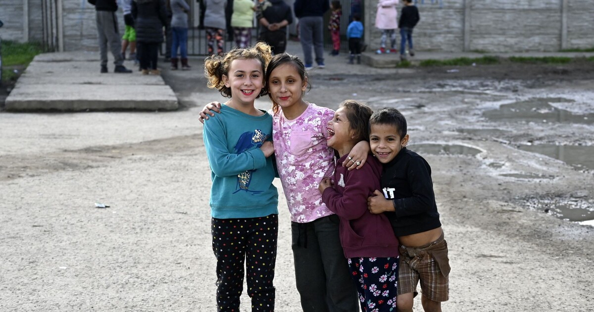 „Ukrajinci unáší děti.“ Policie řešila falešnou zprávu o únosu romských dětí, za šíření lživých informací hrozí trest